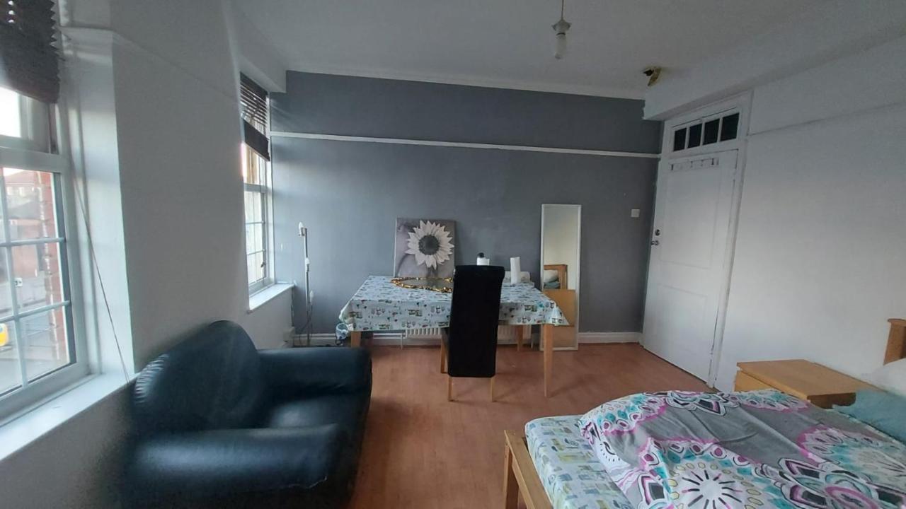 London Edgware Station Apartment Londres Exterior foto